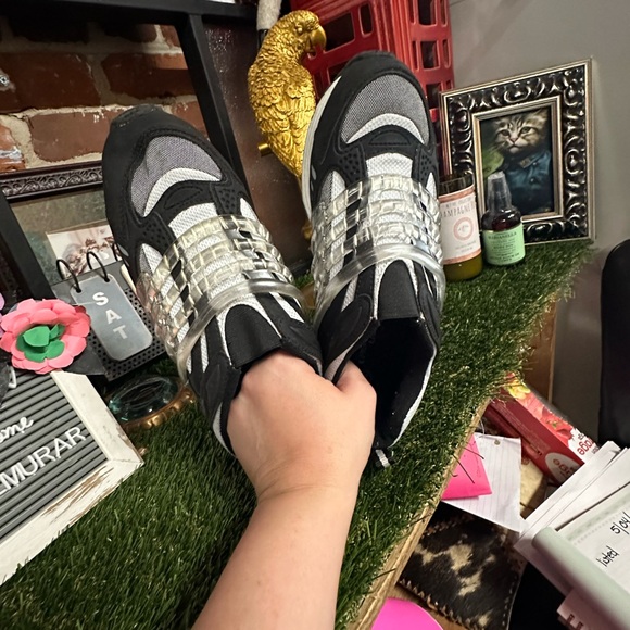 LASER LIGHTS ATHLETIC SHOES - Picture 6 of 6